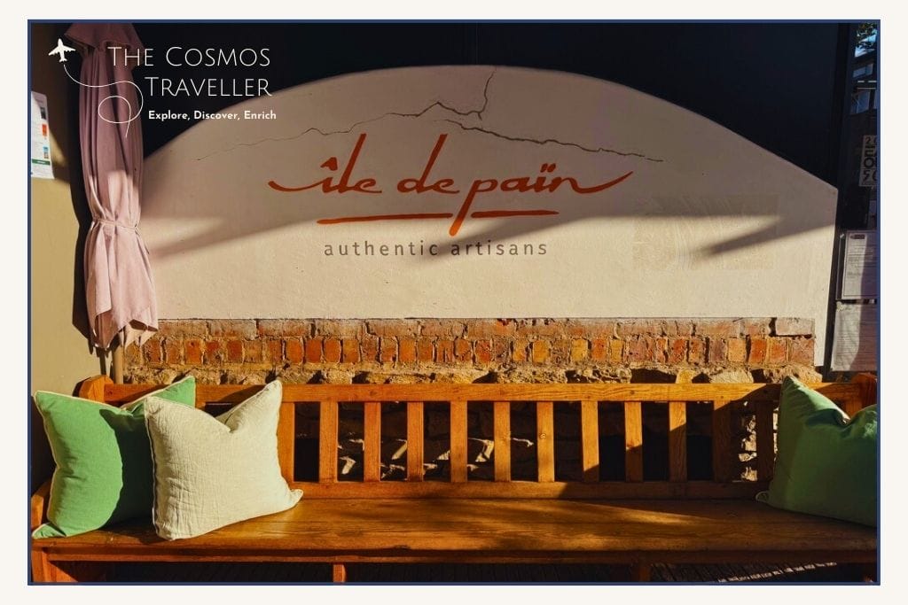 Relaxing bench outside Knysna's renowned ile de pain bakery.